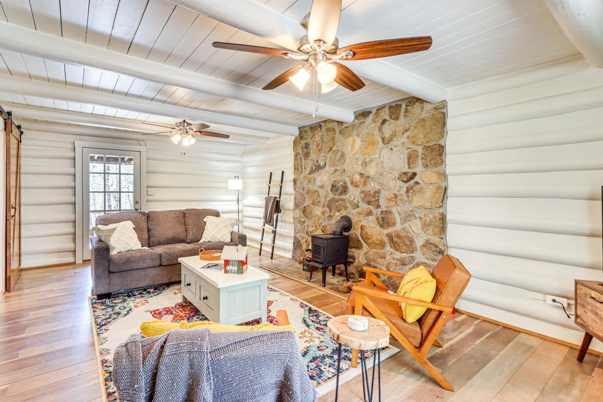 Dog-Friendly Hiawassee Cabin With Decks And Fire Pit! Esterno foto