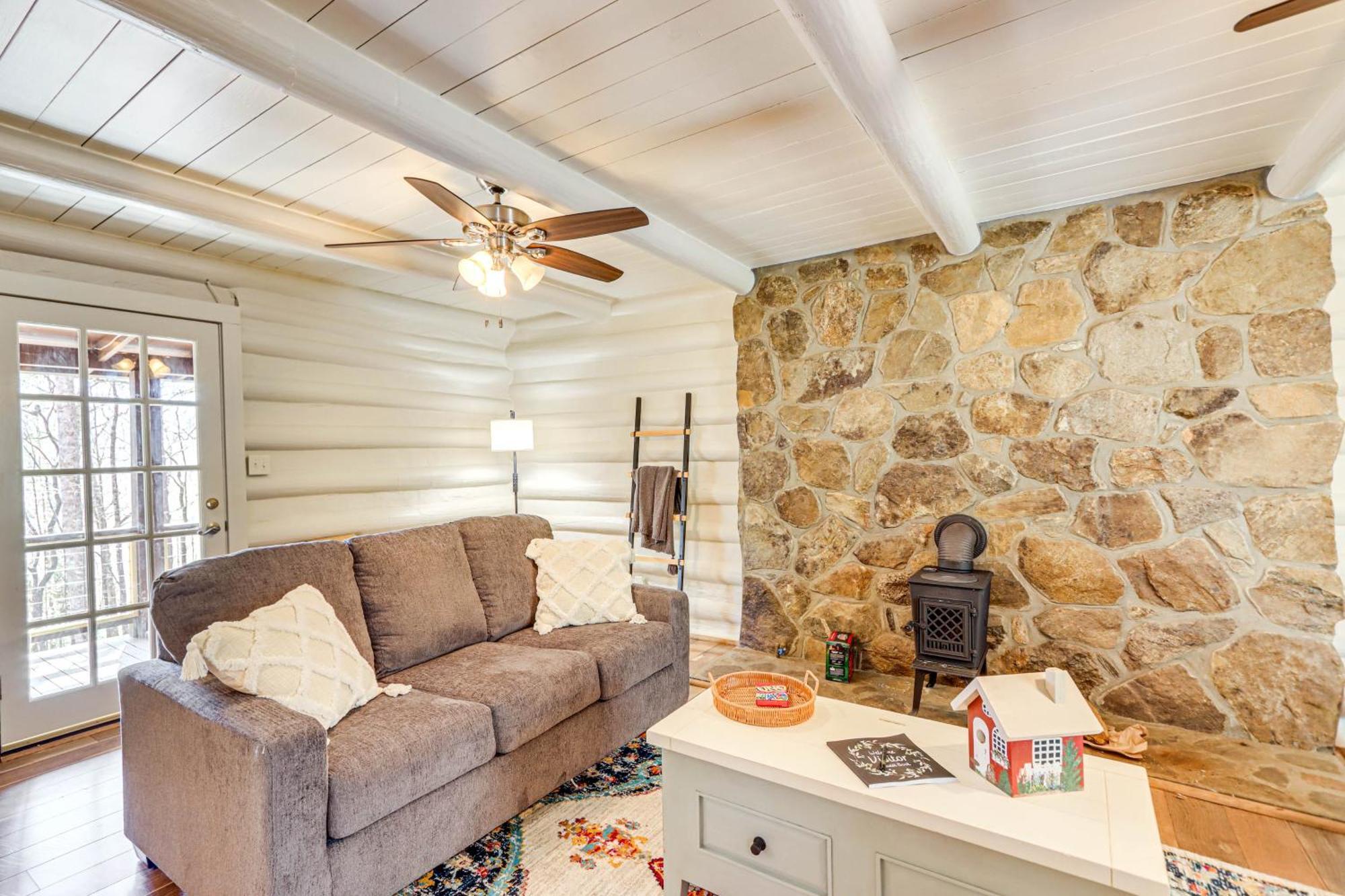 Dog-Friendly Hiawassee Cabin With Decks And Fire Pit! Esterno foto