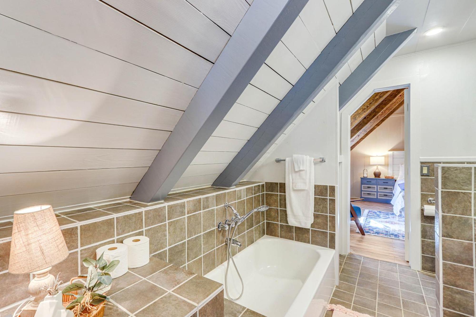 Dog-Friendly Hiawassee Cabin With Decks And Fire Pit! Esterno foto