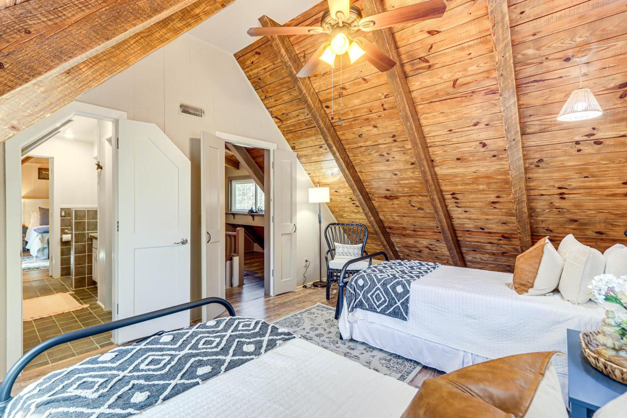 Dog-Friendly Hiawassee Cabin With Decks And Fire Pit! Esterno foto