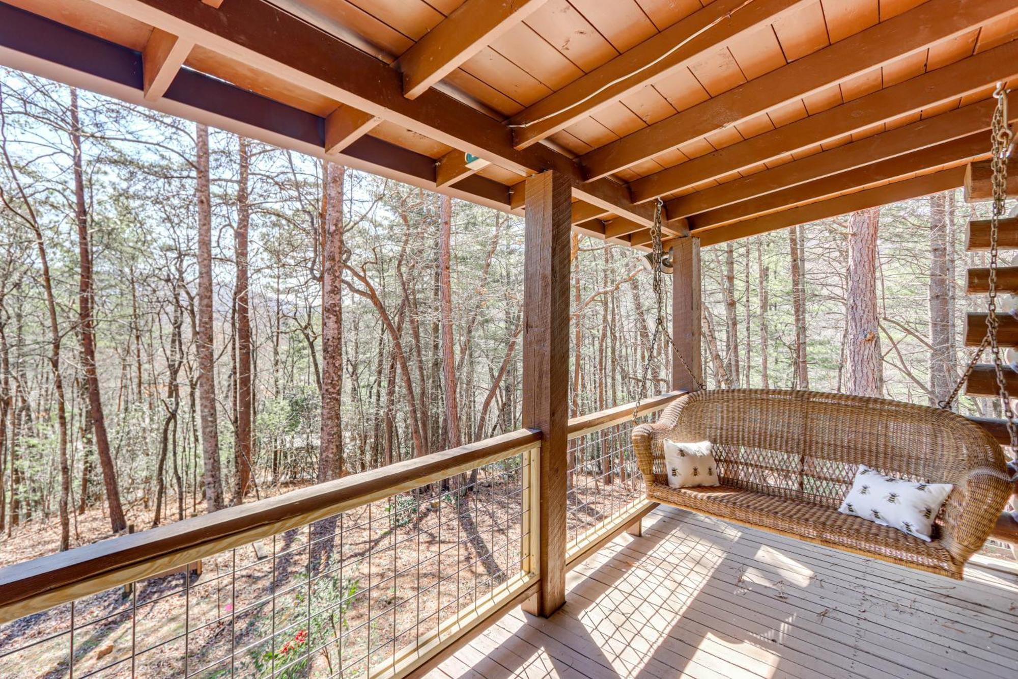 Dog-Friendly Hiawassee Cabin With Decks And Fire Pit! Esterno foto