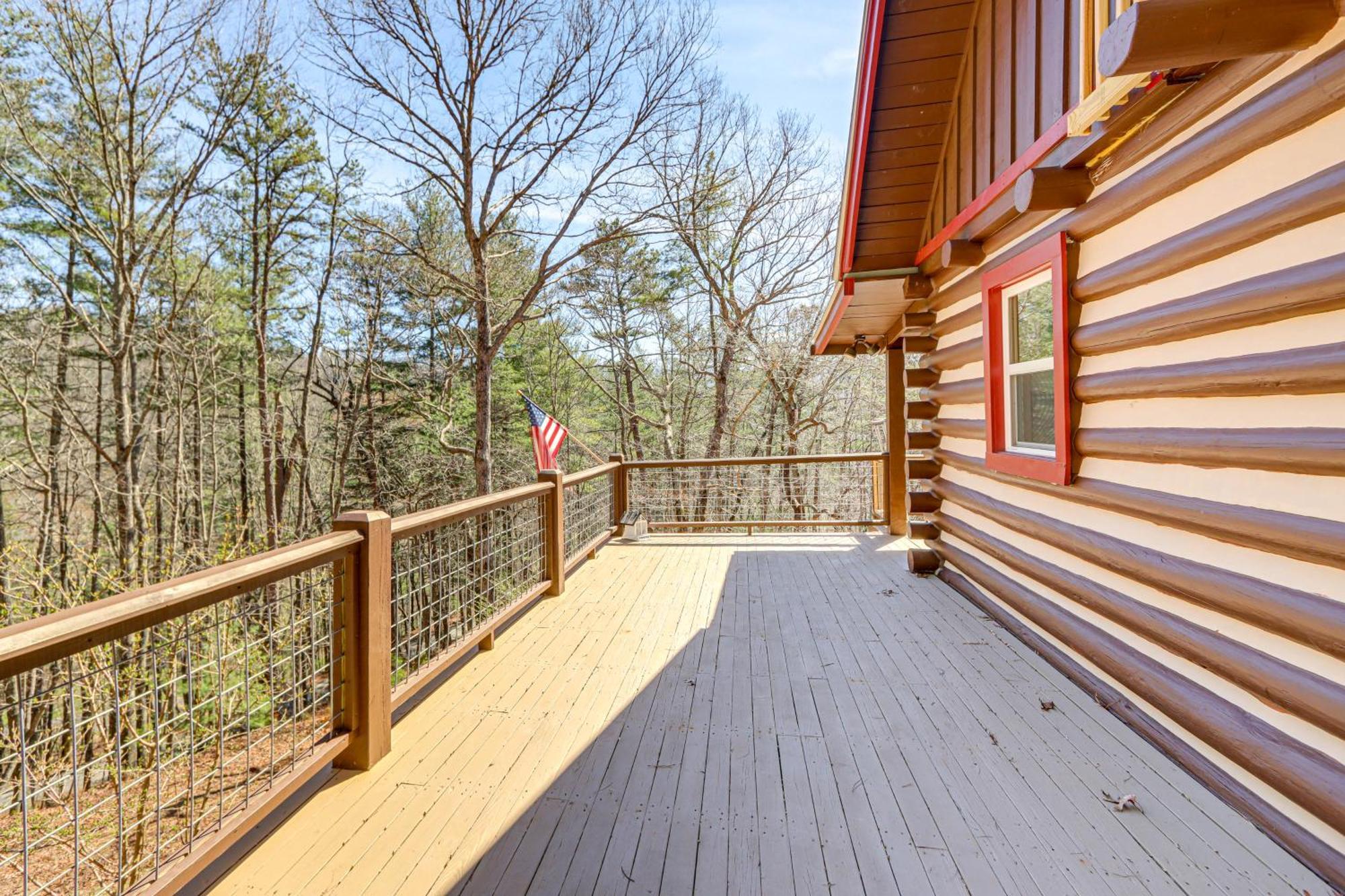 Dog-Friendly Hiawassee Cabin With Decks And Fire Pit! Esterno foto
