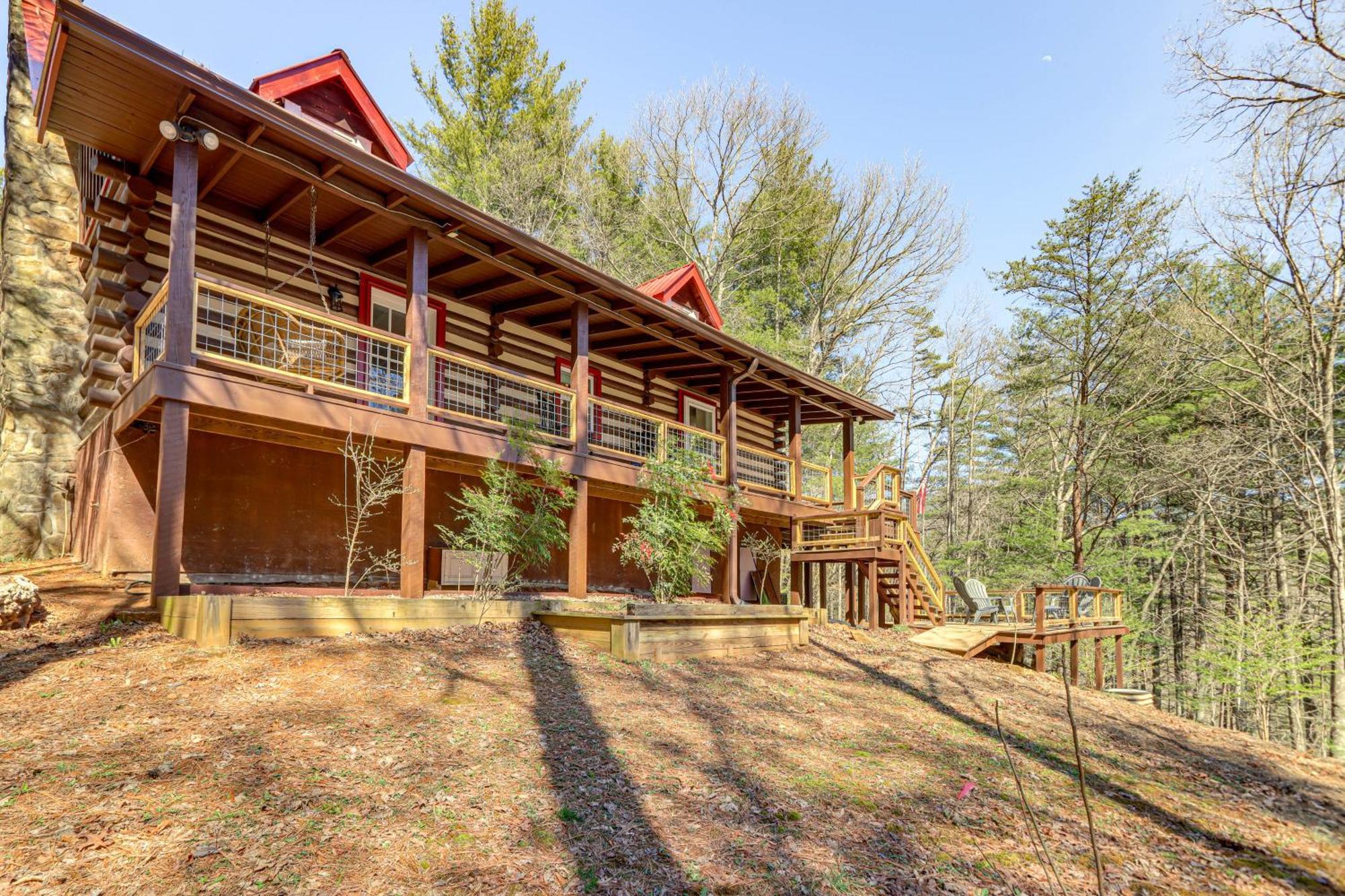 Dog-Friendly Hiawassee Cabin With Decks And Fire Pit! Esterno foto