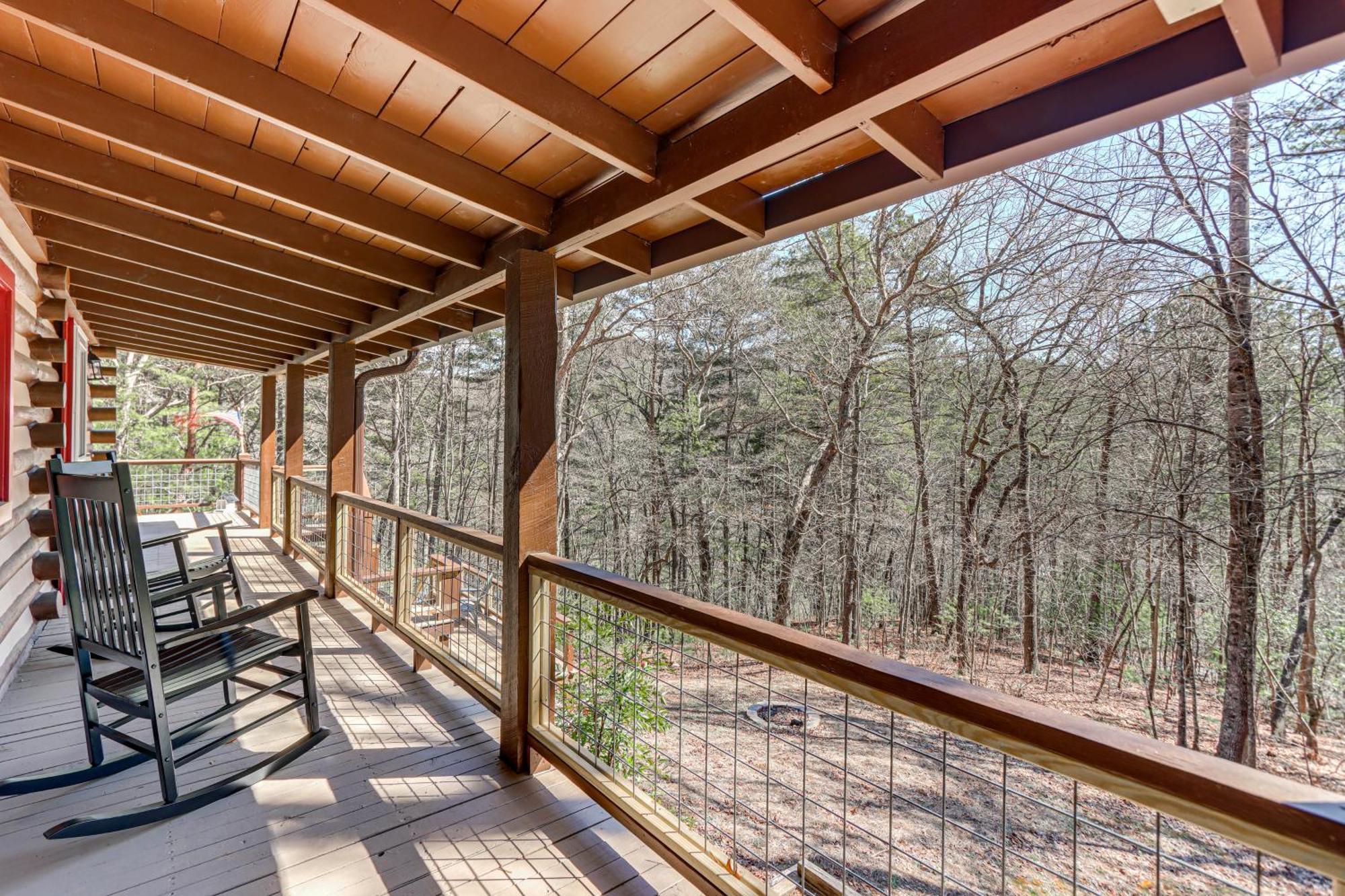Dog-Friendly Hiawassee Cabin With Decks And Fire Pit! Esterno foto